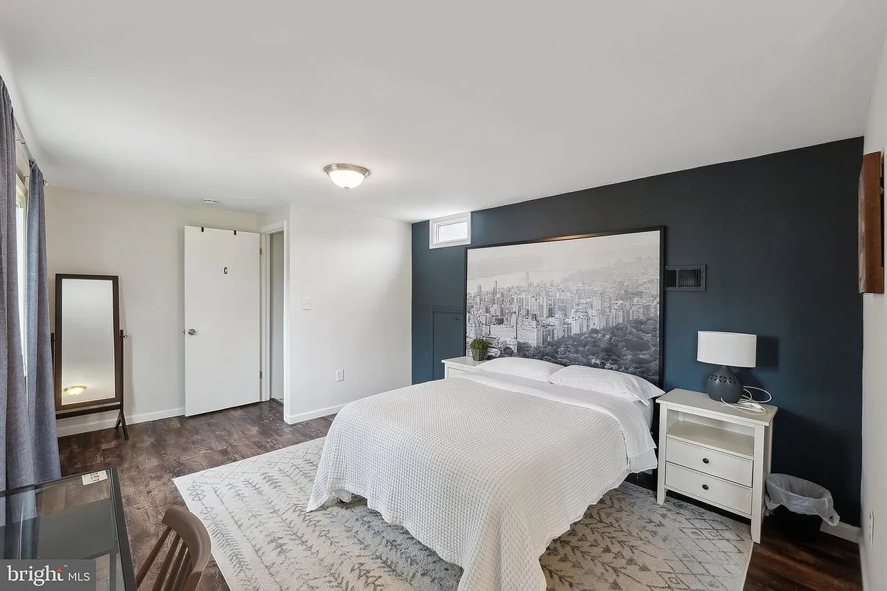 3 bed, 936 sqft, $1,200 — Photo 3