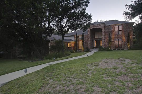 5th image of 1602 Bay Hill Dr