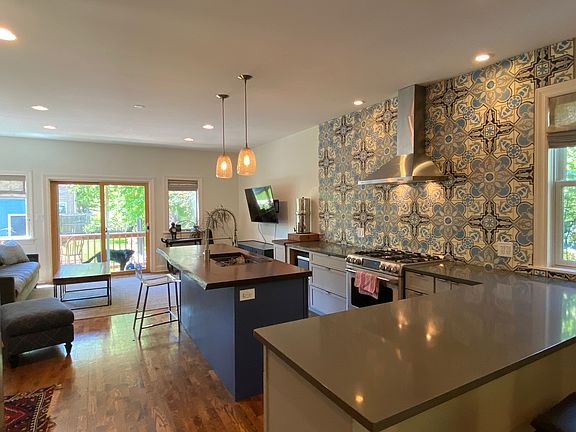 4th image of 1320 Ashland Ave #1