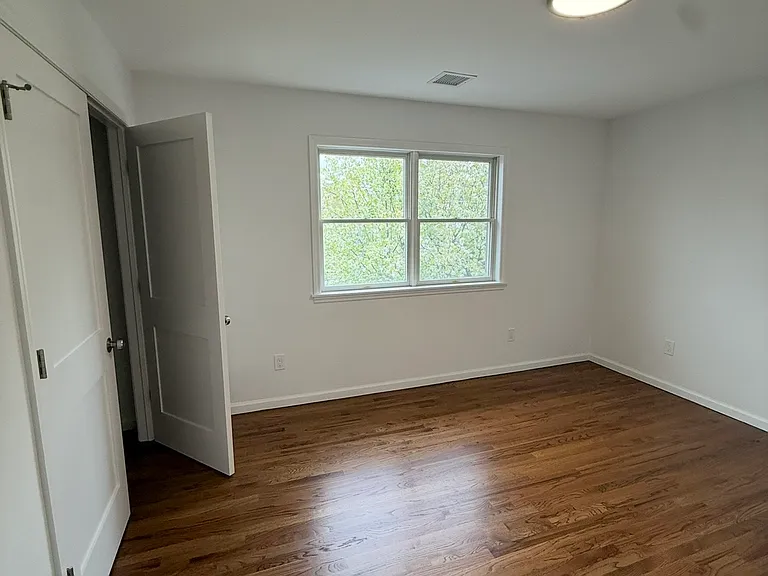140 Rockwell St #140 — Photo 18