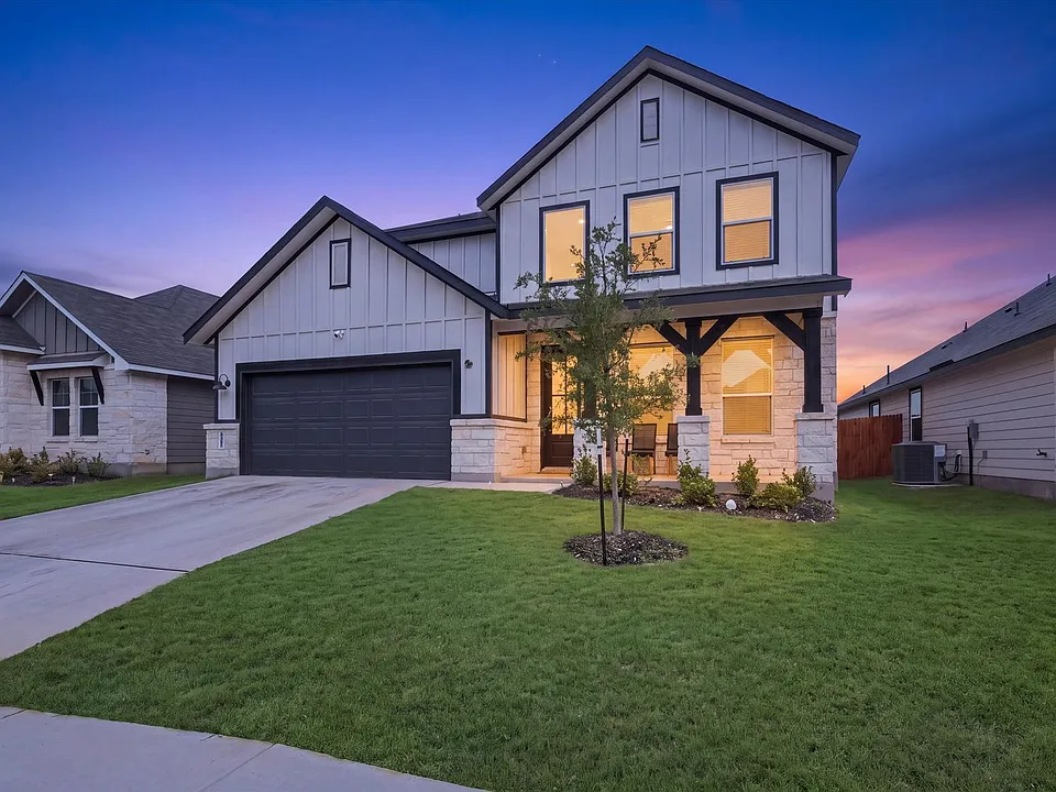 943 Earp Blvd