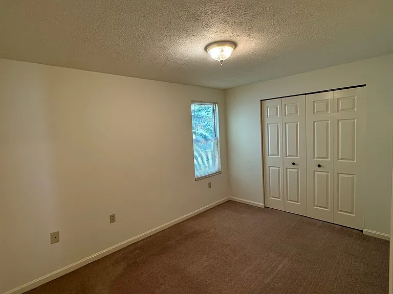 240 Shaler St — Photo 9