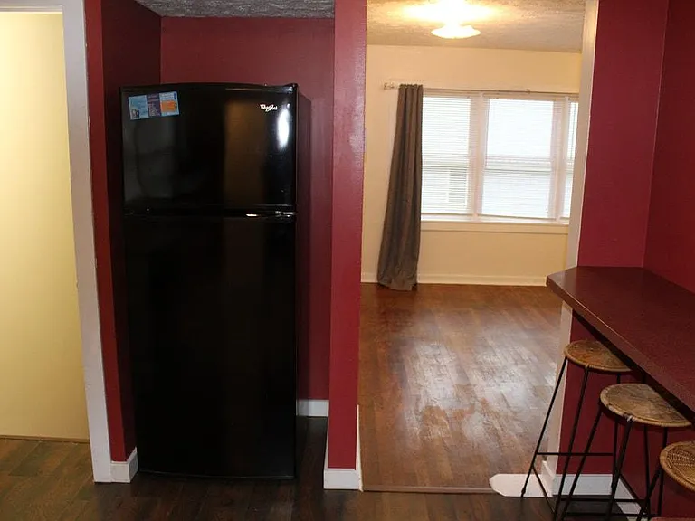 203 S Clark St — Photo 15