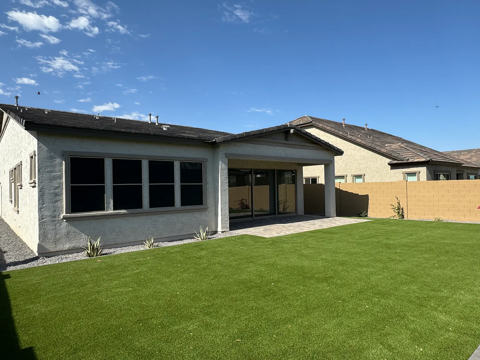 3 bed, 2279 sqft, $3,595 — Photo 4