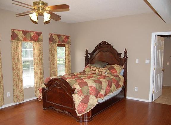 4th image of 43 Country Oaks Dr