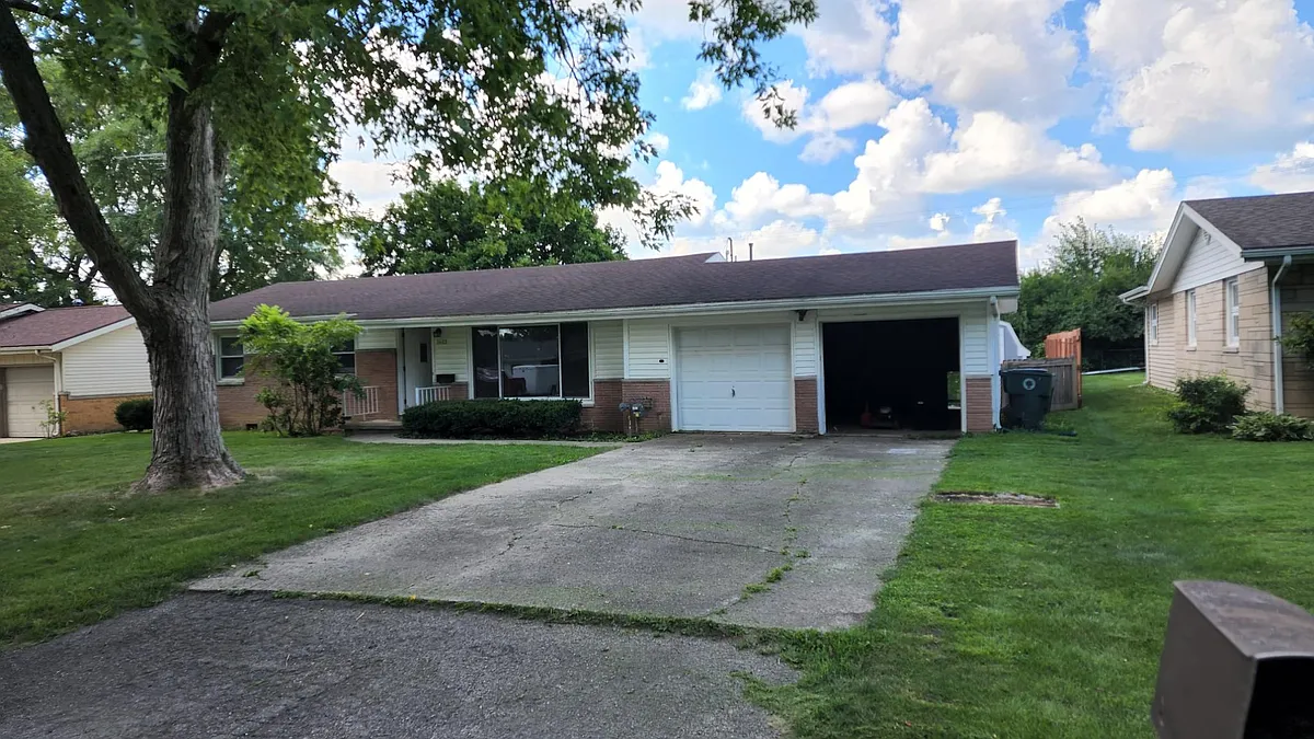 Building Photo - 1613 N Riley Rd