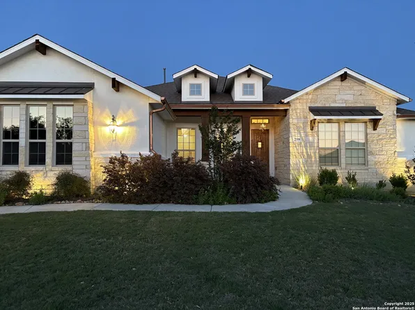 259 Lawrence Dr, Castroville, TX 78009
