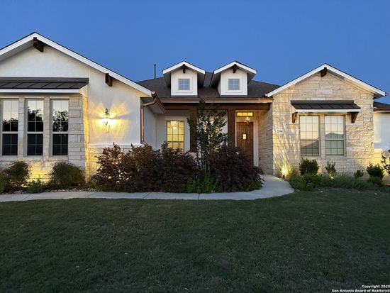 259 Lawrence Dr, Castroville, TX 78009