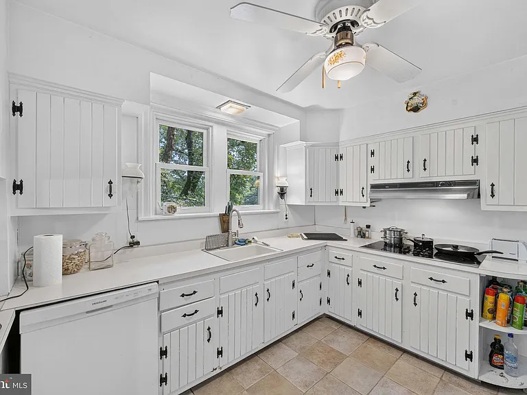 1715 Skippack Pike — Photo 10
