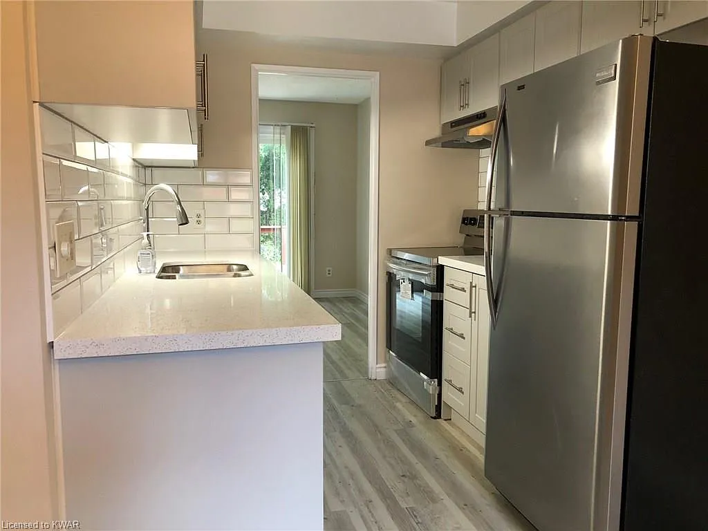 4 bed, 1300 sqft, $2,695 — Photo 3