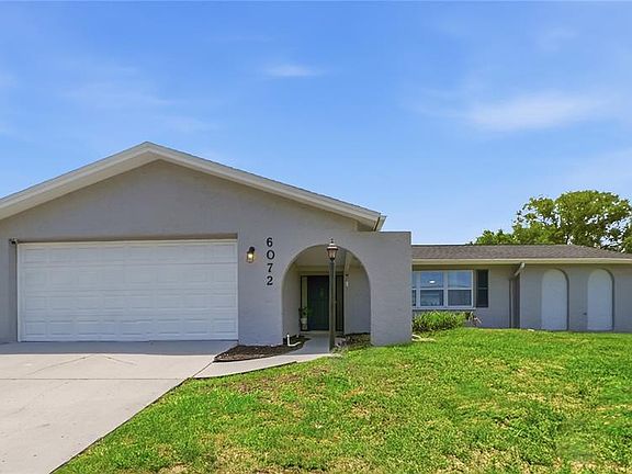 5th image of 6072 Airmont Dr