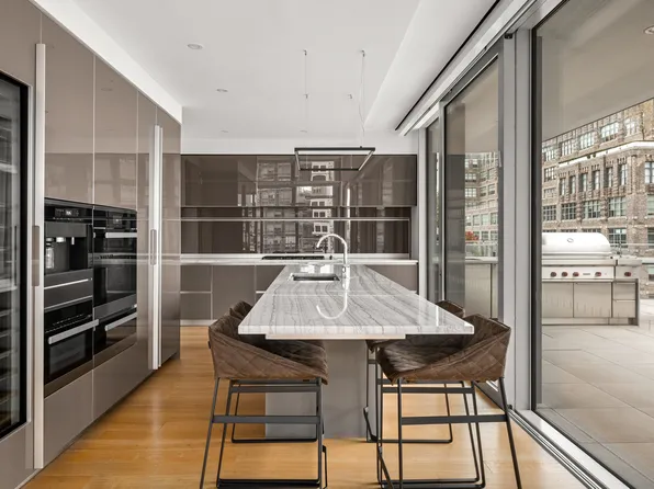 565 Broome Street image 11 of 22