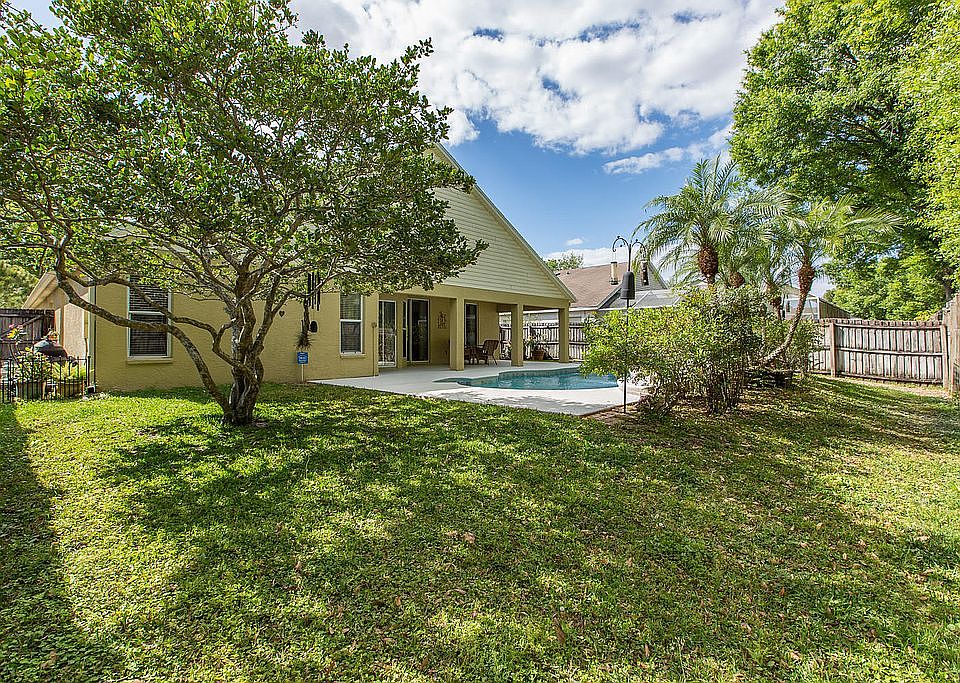2nd image of 11709 Carrollwood Cove Dr