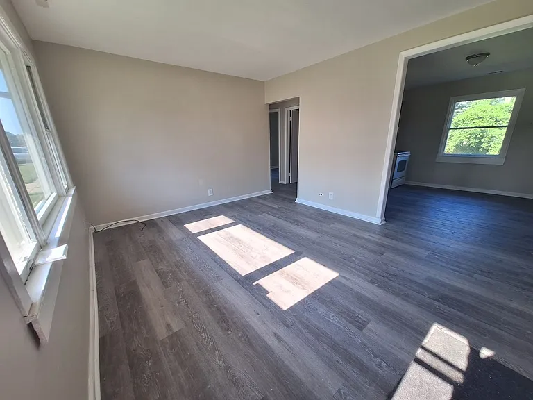 26530 Hayes Rd — Photo 2