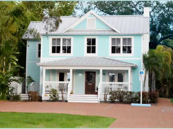 821 Victoria Dr