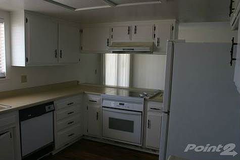 10244 Rea-kitchen1