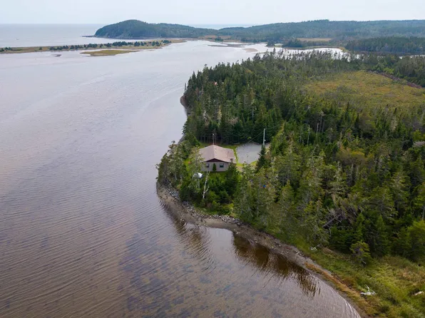 899 Westside Grand River Rd, Grand River, NS B0E 1M0