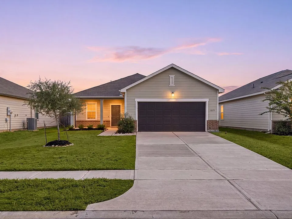 1073 Water Oak Ln