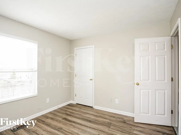445 Winterwood Dr — Photo 11