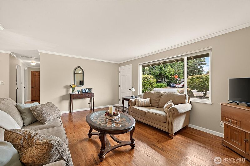 3rd image of 21016 78th Avenue W
