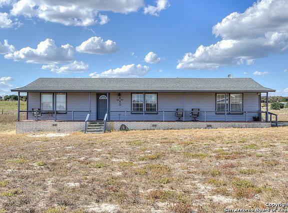 2nd image of 187 Lakeview Cir