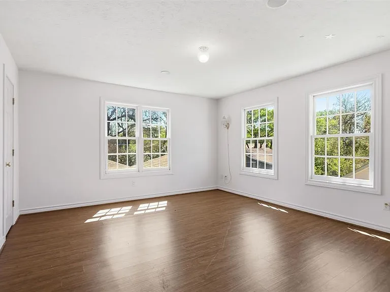 2516 Shirley Ave — Photo 31
