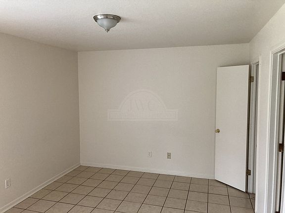 2nd image of 410 Justin Ln APT B