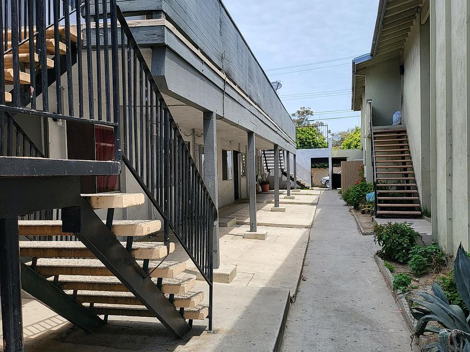 2nd image of 631 W Channel Islands Blvd #7