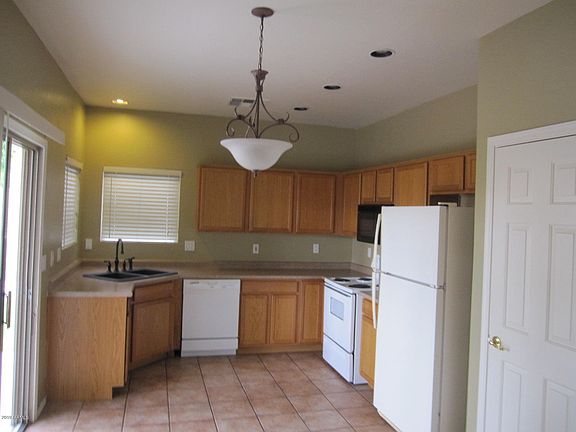 4th image of 9842 E Forge Ave