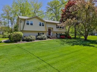 49 Greenwood Rd, Andover, MA 01810