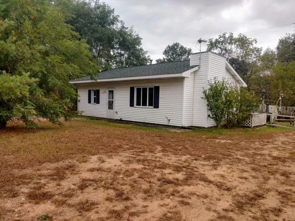 10146 McKenna Rd, Hubbardston, MI 48845