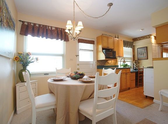5th image of 241 N Ashland Ave