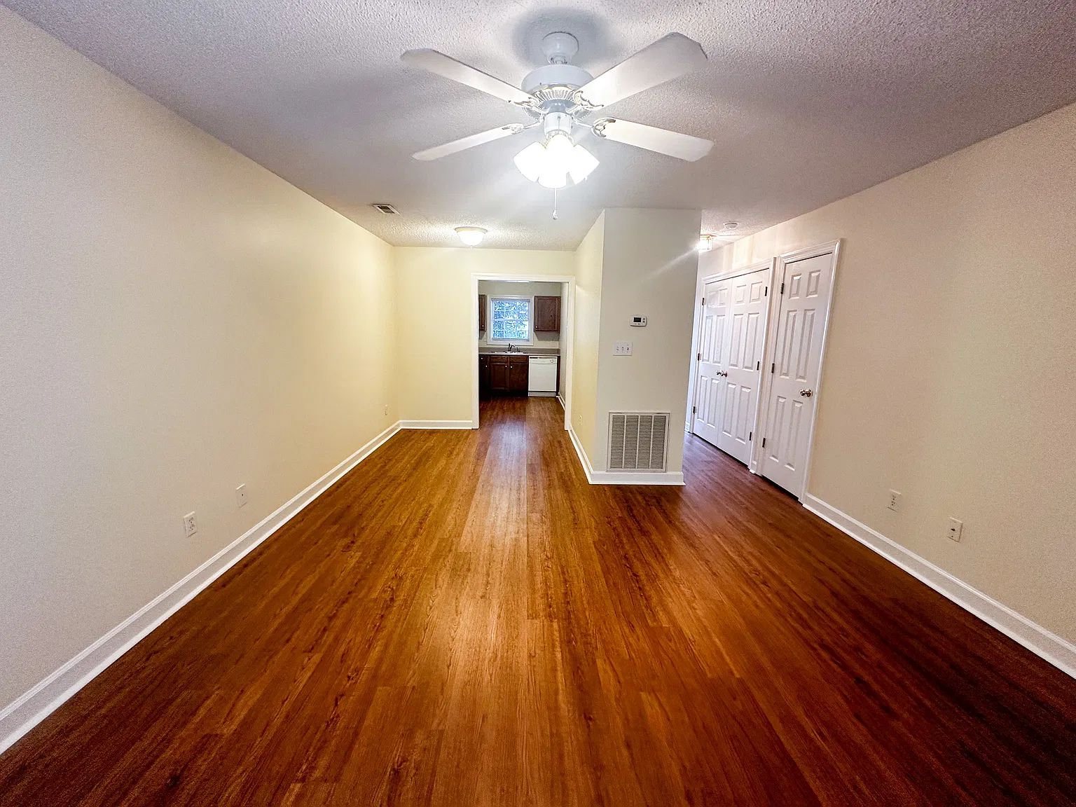 2 bed, 2.5 bath, 1155 sqft, $1,350 — Photo 4