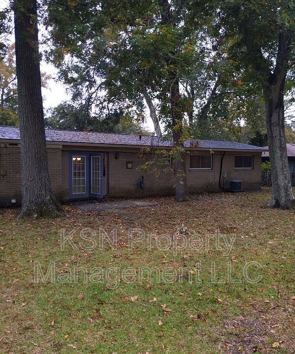 1st image of 412 Barnhill Dr