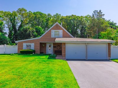 59 Snowberry Lane, Islandia, NY, 11749