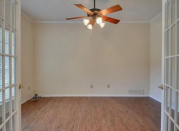 3rd image of 503 Country Wood Ct