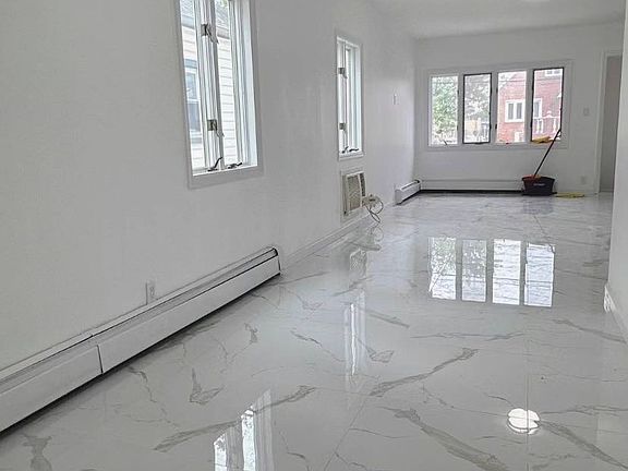 5th image of 15921 95th St APT 1