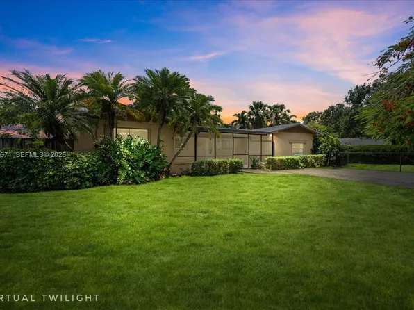 27305 SW 162nd Ct, Homestead, FL 33031