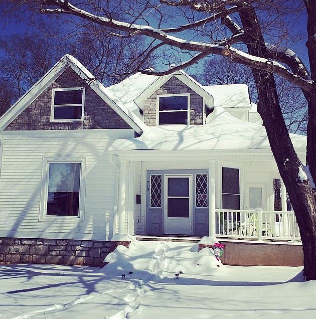 1st image of 718 E 11th Ave