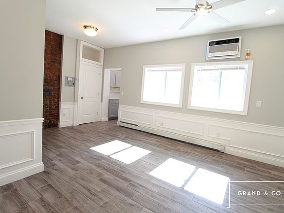 3rd image of 662 Metropolitan Ave Floor 1