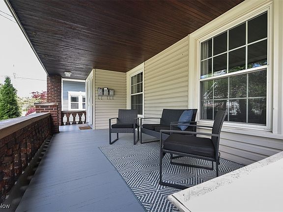 3rd image of 1293 Summit Ave