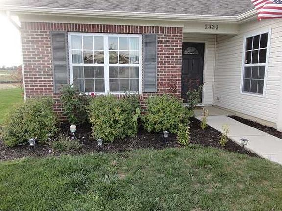 3rd image of 2432 Bluewood Way