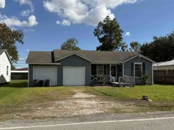 509 W Oak St, Highlands, TX 77562