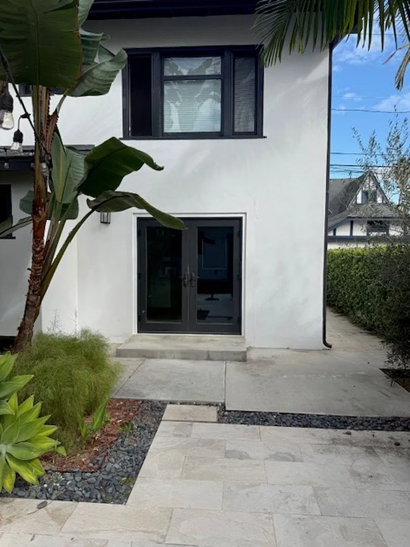 Spacious Belmont Heights Studio Adu At Private Residence — Photo 3