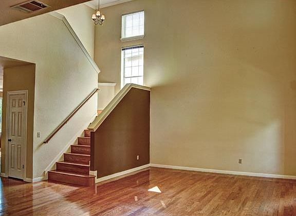 4th image of 6112 Skahan Ln