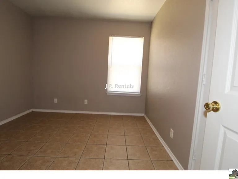 304 Jeff Gordon Dr #A — Photo 10