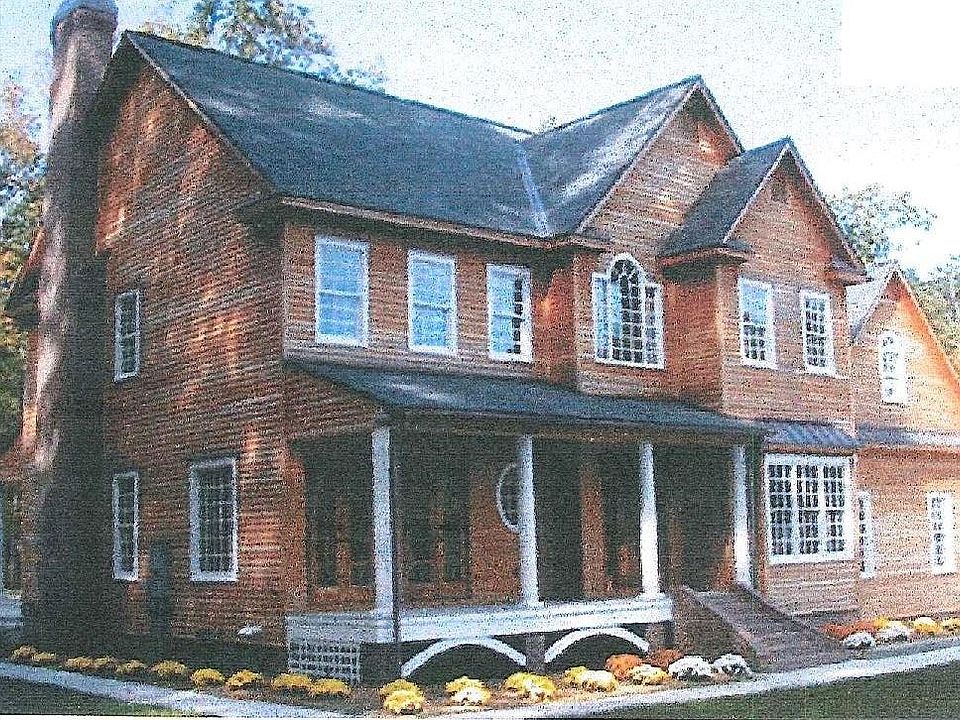 1st image of 122 Phillips Ests