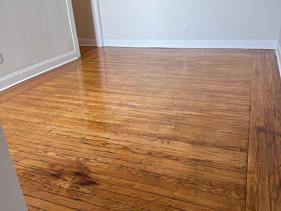 3rd image of 3118 35th St APT 3F