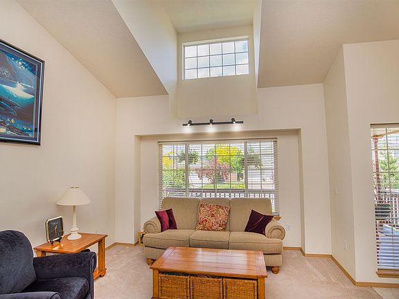5th image of 23910 E Maxwell Dr