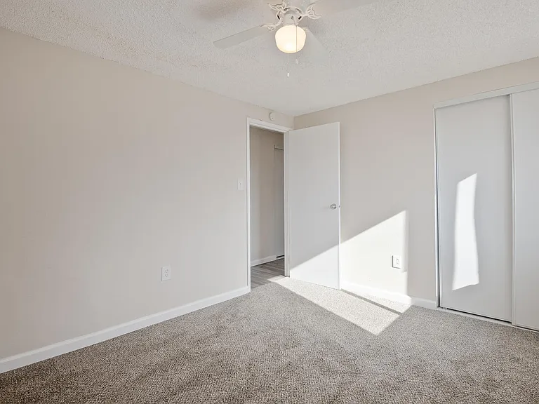 Candlelight Apartments — Photo 17